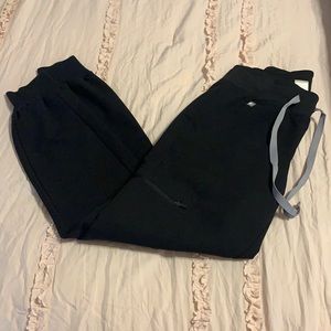 Women’s figs scrub bottoms